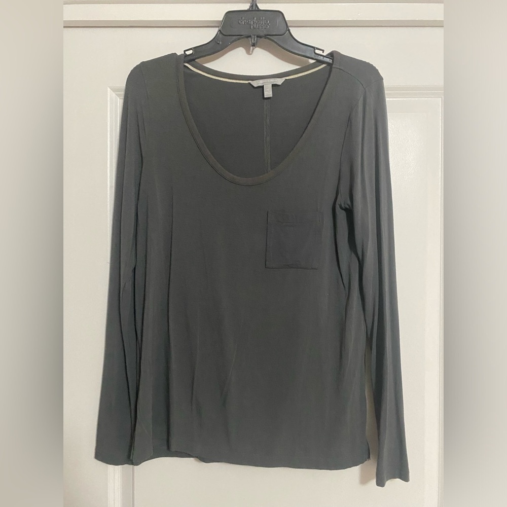 Banana Republic Long Sleeve Tee